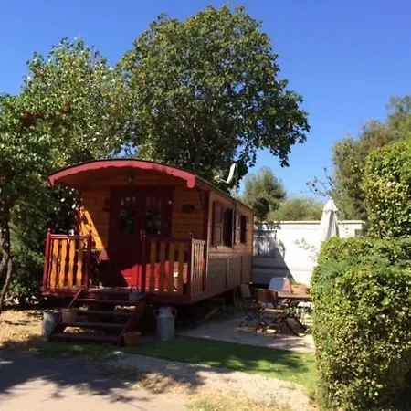 Camping La Roulotte Du Pylone Antibes